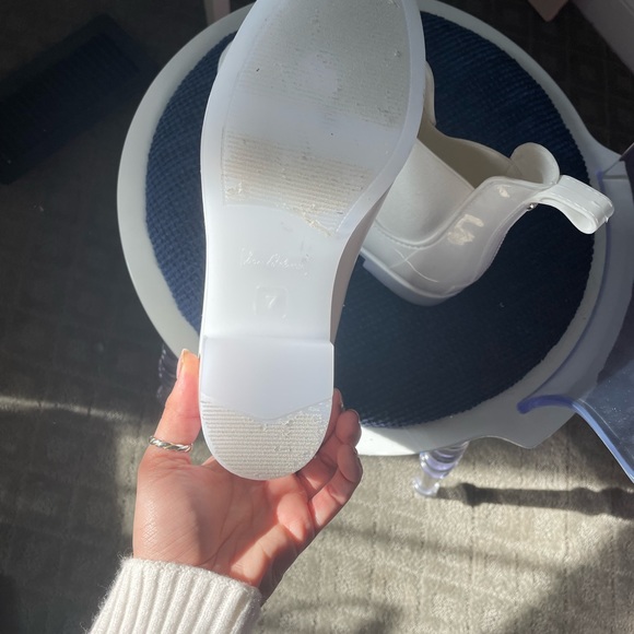 White boots - Picture 4 of 7